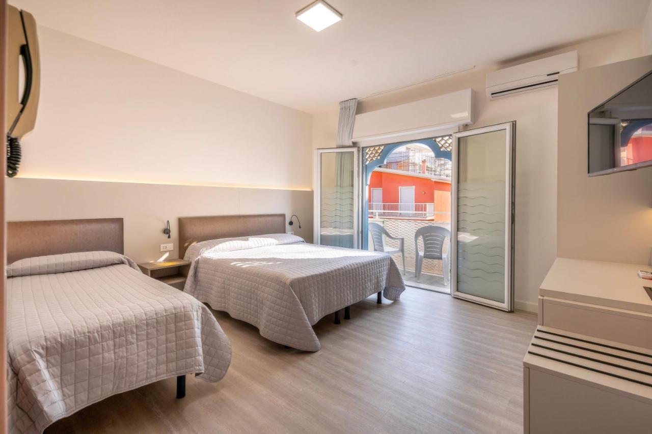 Maxim Hotel 3*